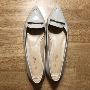 Women’s Nine West Cream Coloured Bow Flats - Size 7